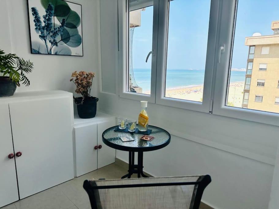 Apartamento A Pie De Playa. Cádiz Exterior foto